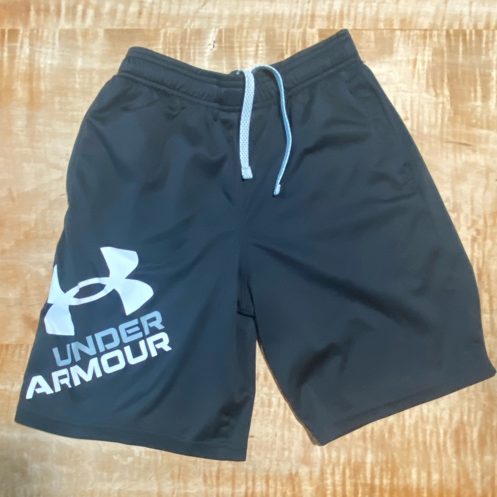 Under Armour loose fit youth large shorts